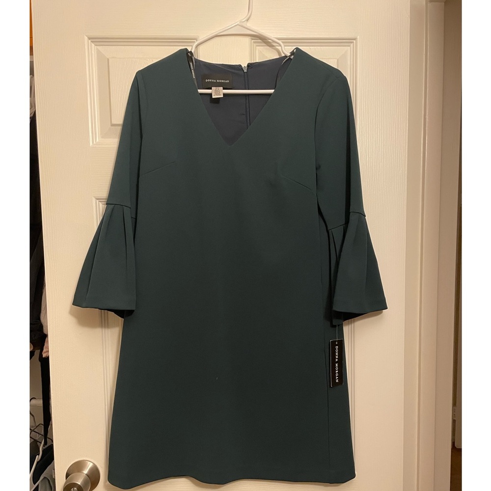 DONNA MORGAN Bell Sleeve Crepe Bodycon Dress